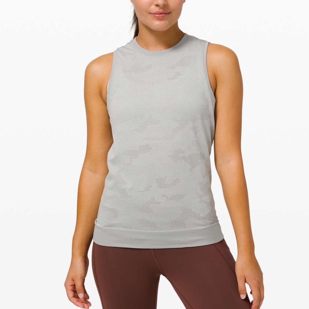 Lululemon Swiftly Breathe Muscle Tank in Black Camo